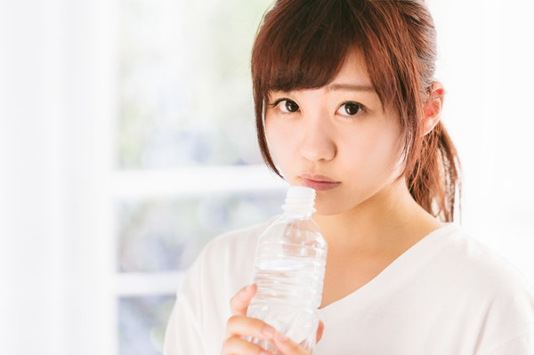 水 女性.jpg